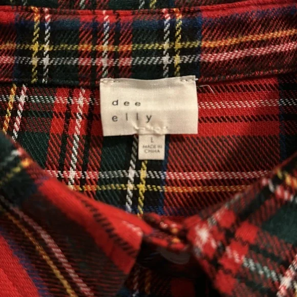 Vici Plaid Button up - Picture 3 of 4